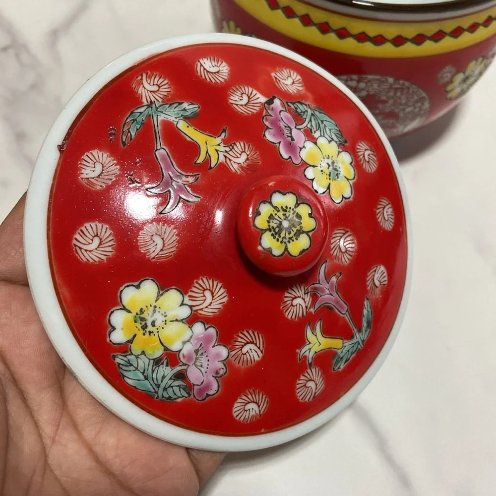 Vintage Chinese Qianlong Porcelain Jar Red Enamel Lidded Stamped Floral Design